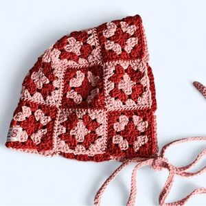 Chic Crochet Women's Bonnet - Red and Pink
